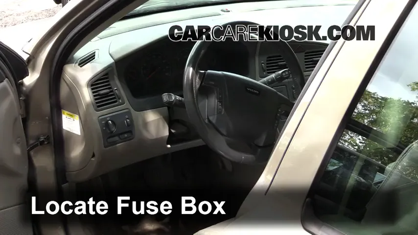 2001 Volvo V70 2.4L 5 Cyl. Fuse (Interior)